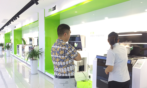 风驰电掣的上派速度——上派集成灶河南郑州客户到访考察