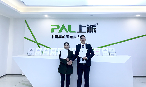 热烈祝贺上派集成灶杭州江干区专卖店正式签约！