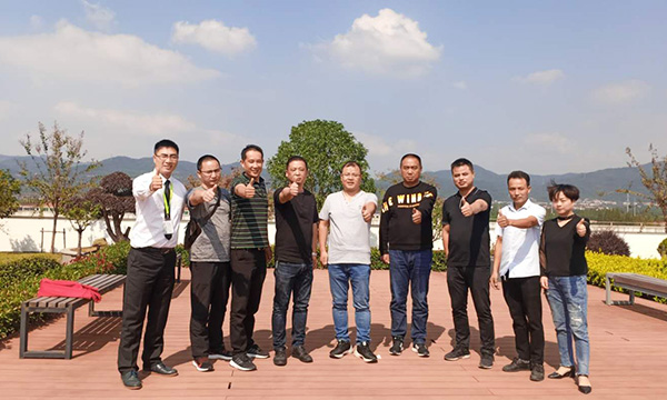 金秋十月秋高气爽，集成灶十大品牌上派集成灶迎丹阳、抚州、西安、建瓯等客户考察！