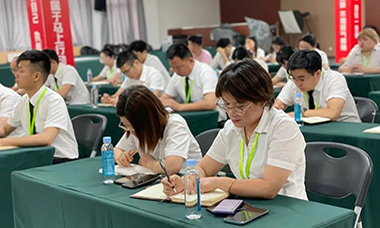 十大品牌上派集成灶召开六月誓师动员大会，拉开征战序幕！