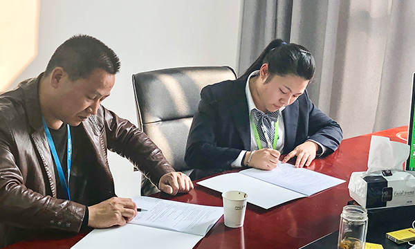 品牌信任，共创共赢——上派集成灶签约浙江金华