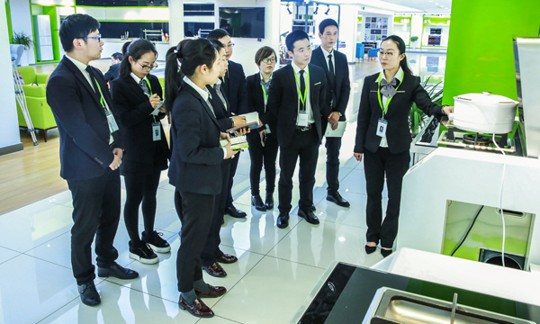  注入新力量，开启新征程——上派电器隆重举行新员工入职欢迎仪式
